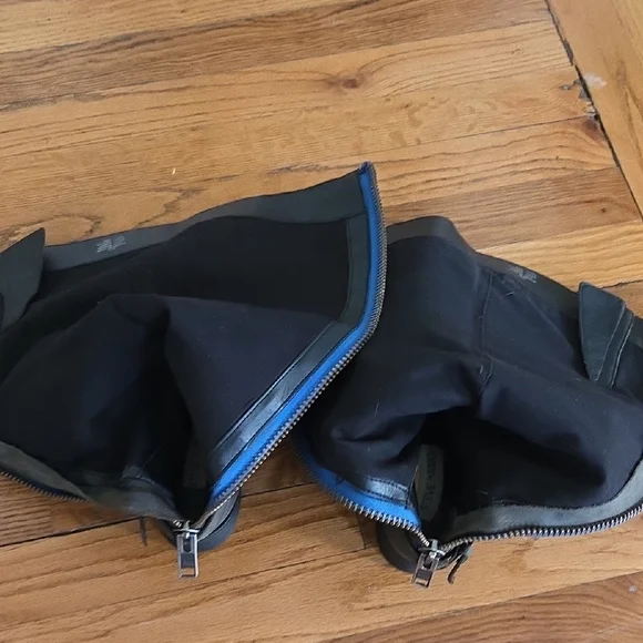 Steve Madden Black Kneehigh Boots with Buckle Straps - Picture 10 of 11